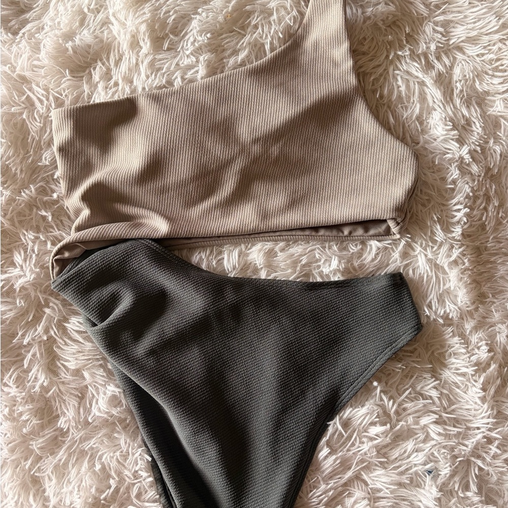 SHEIN Two-Tone One-Shoulder Bandeau Set in Taupe and Charcoal